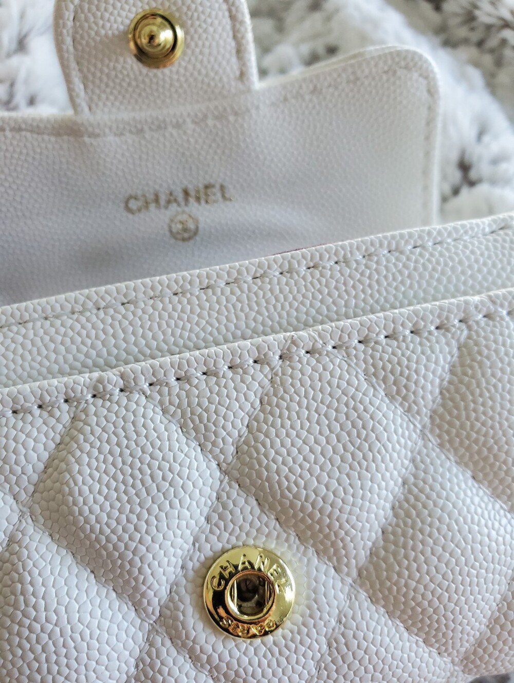 White Quilted Leather Chain Crossbody Wallet Mini Handbag Luxury Designer Style - Picture 7 of 9